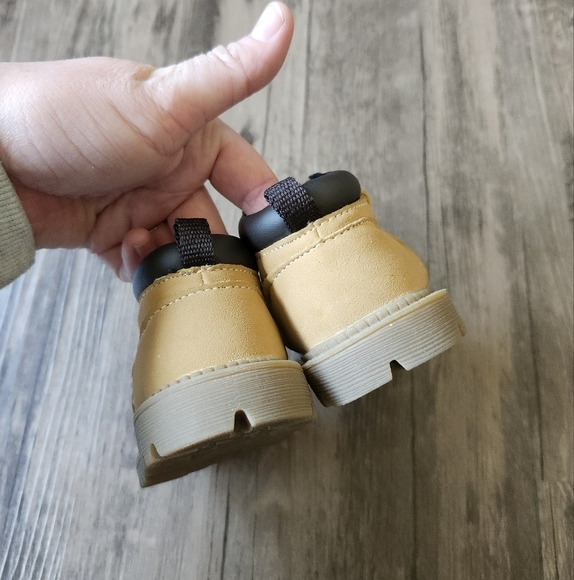 Brahma Tucker Tan Work Boots with Red Laces - Picture 3 of 5